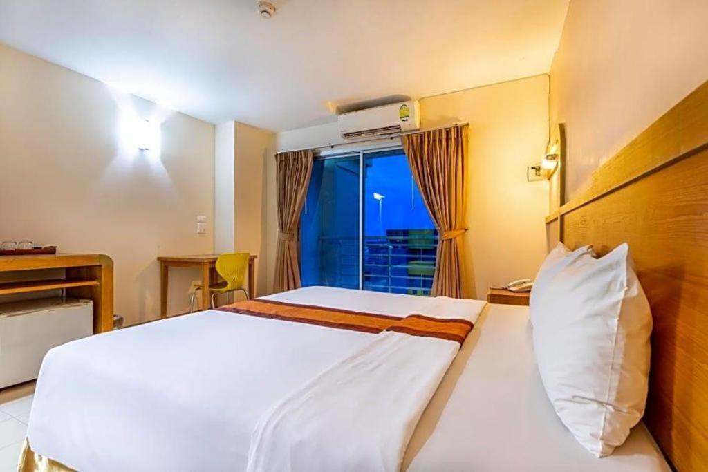Eastiny Plaza Hotel