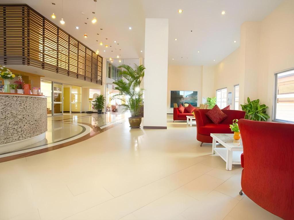 Eastiny Plaza Hotel 3*