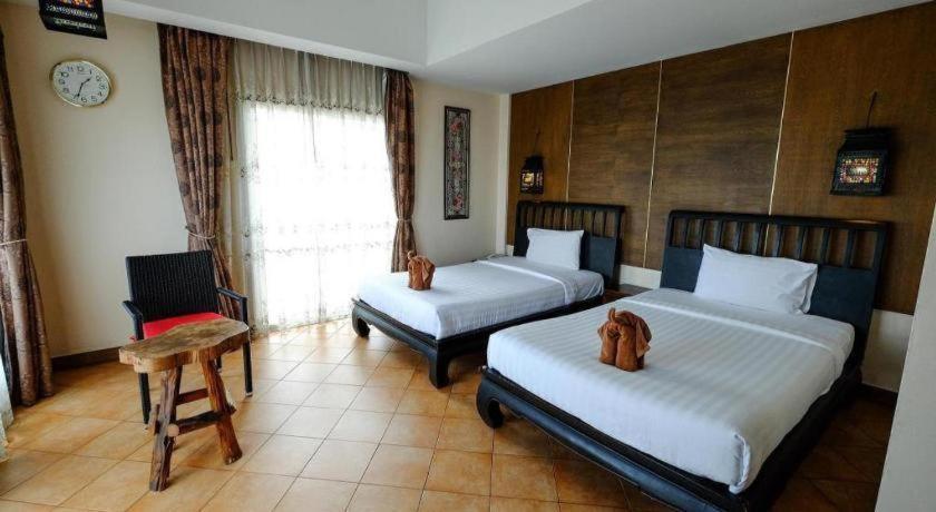 Red Balcony Hotel 2*