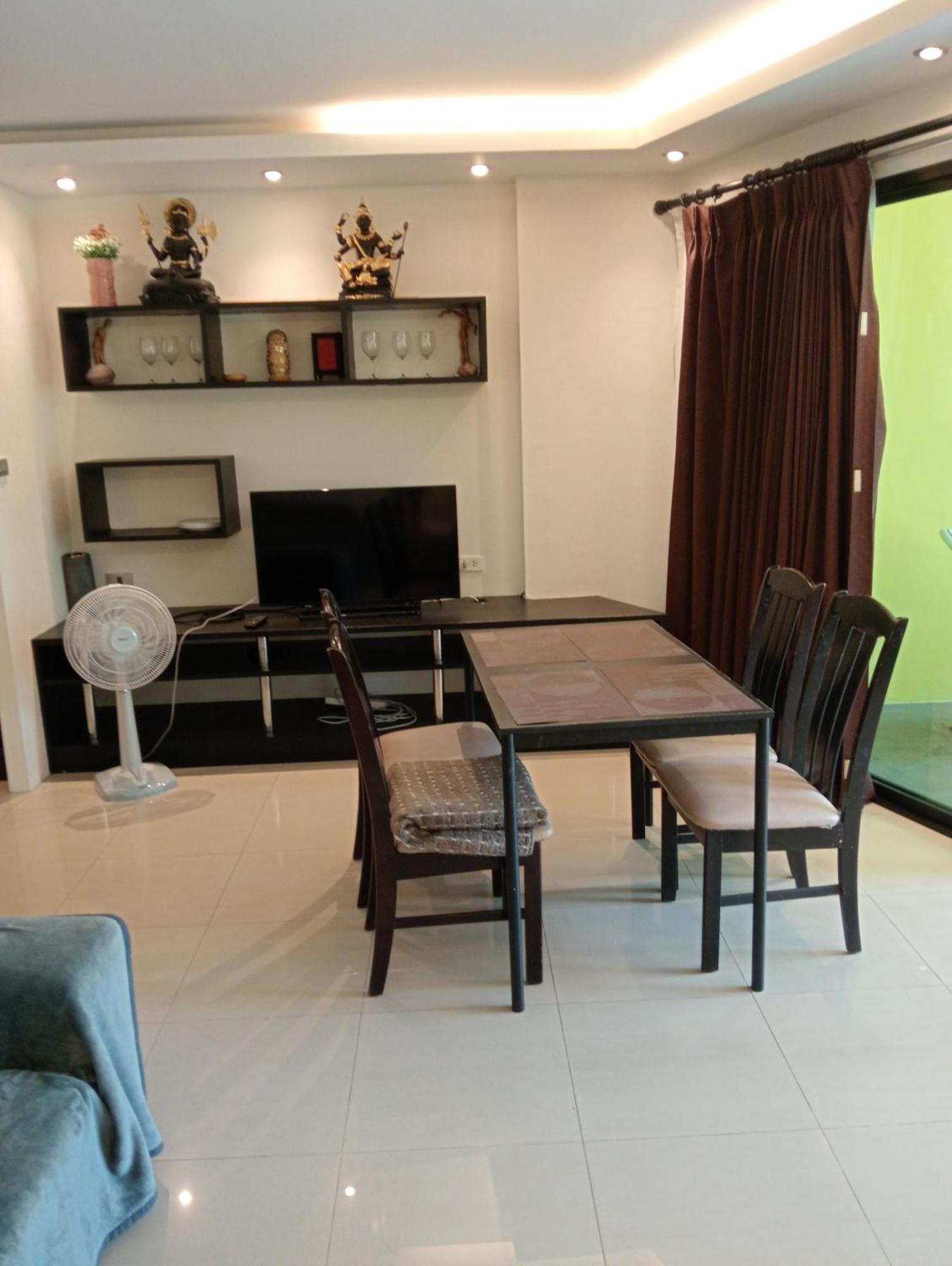 Apartment With Washer On Wongamat *