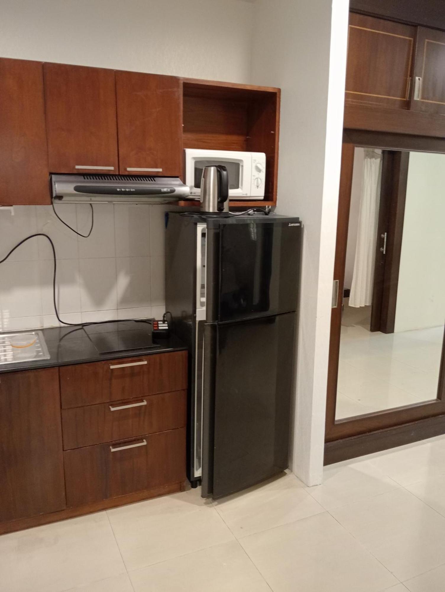 Apartment With Washer On Wongamat