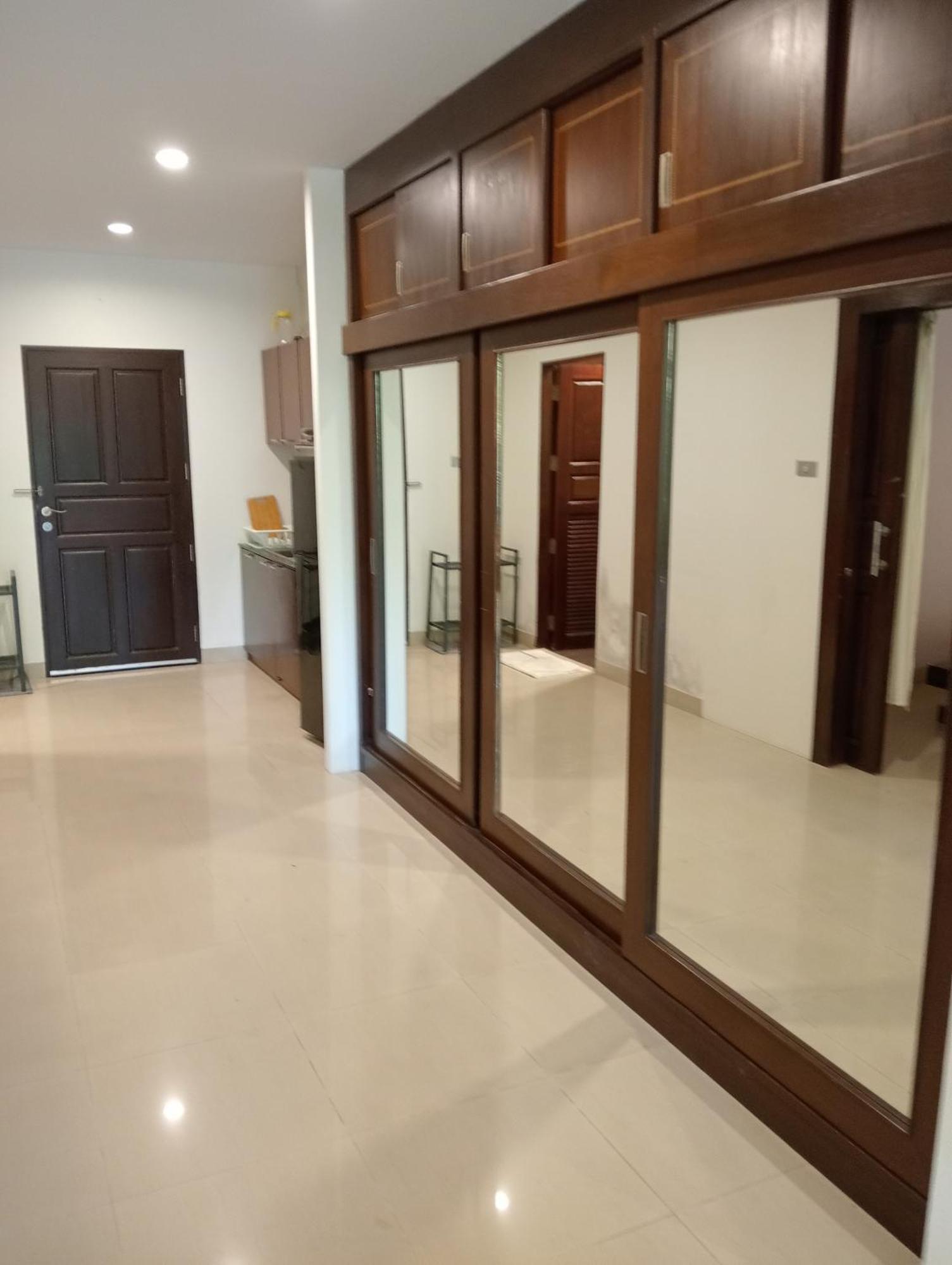 Apartment With Washer On Wongamat *