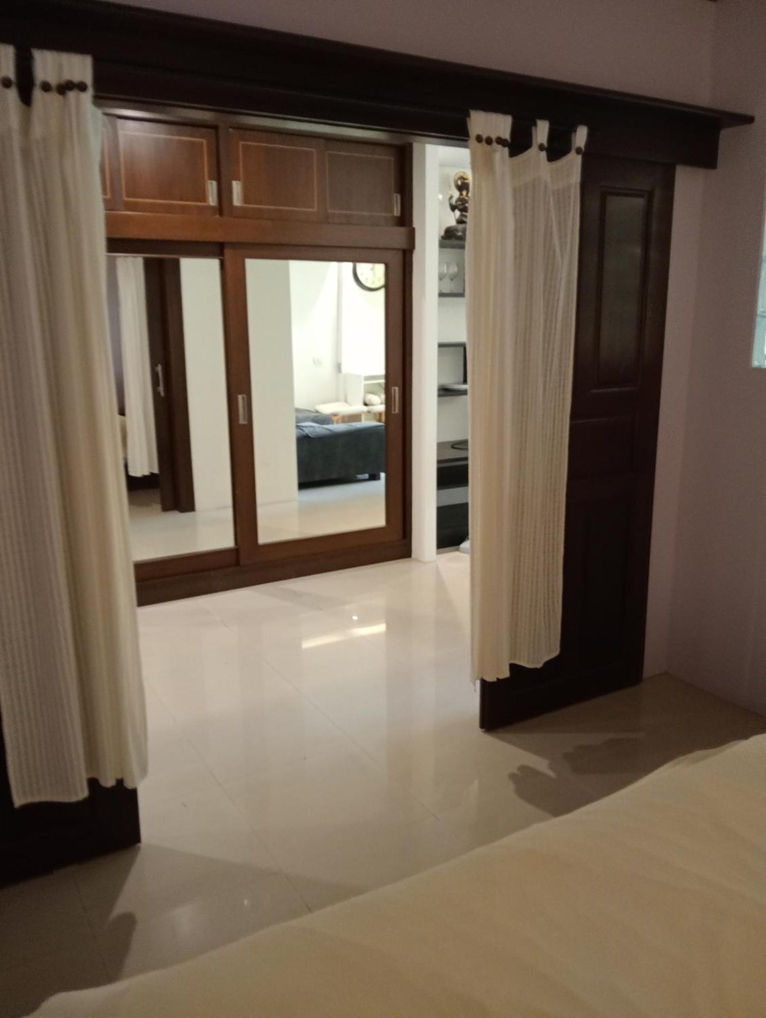 Apartment With Washer On Wongamat *