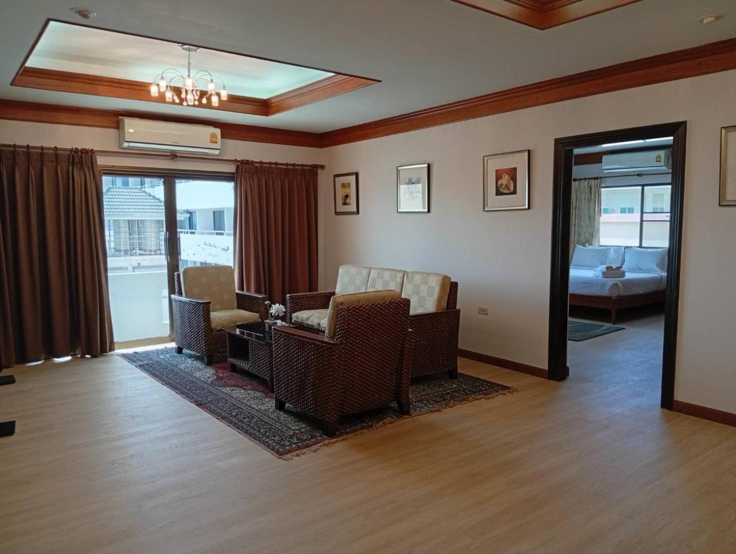 Hotel House- Sha Extra