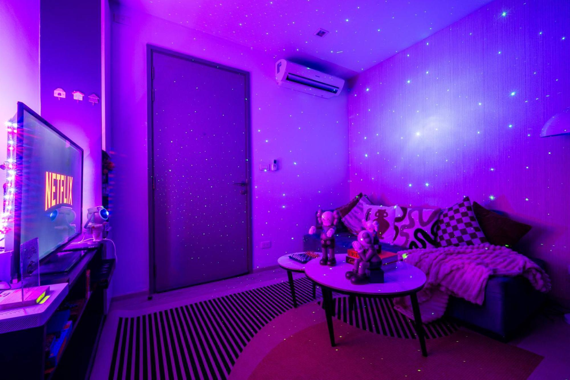 Bright Modern 1 Bedroom Chic Design