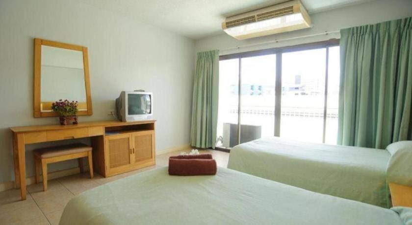 Diamond Place 3*