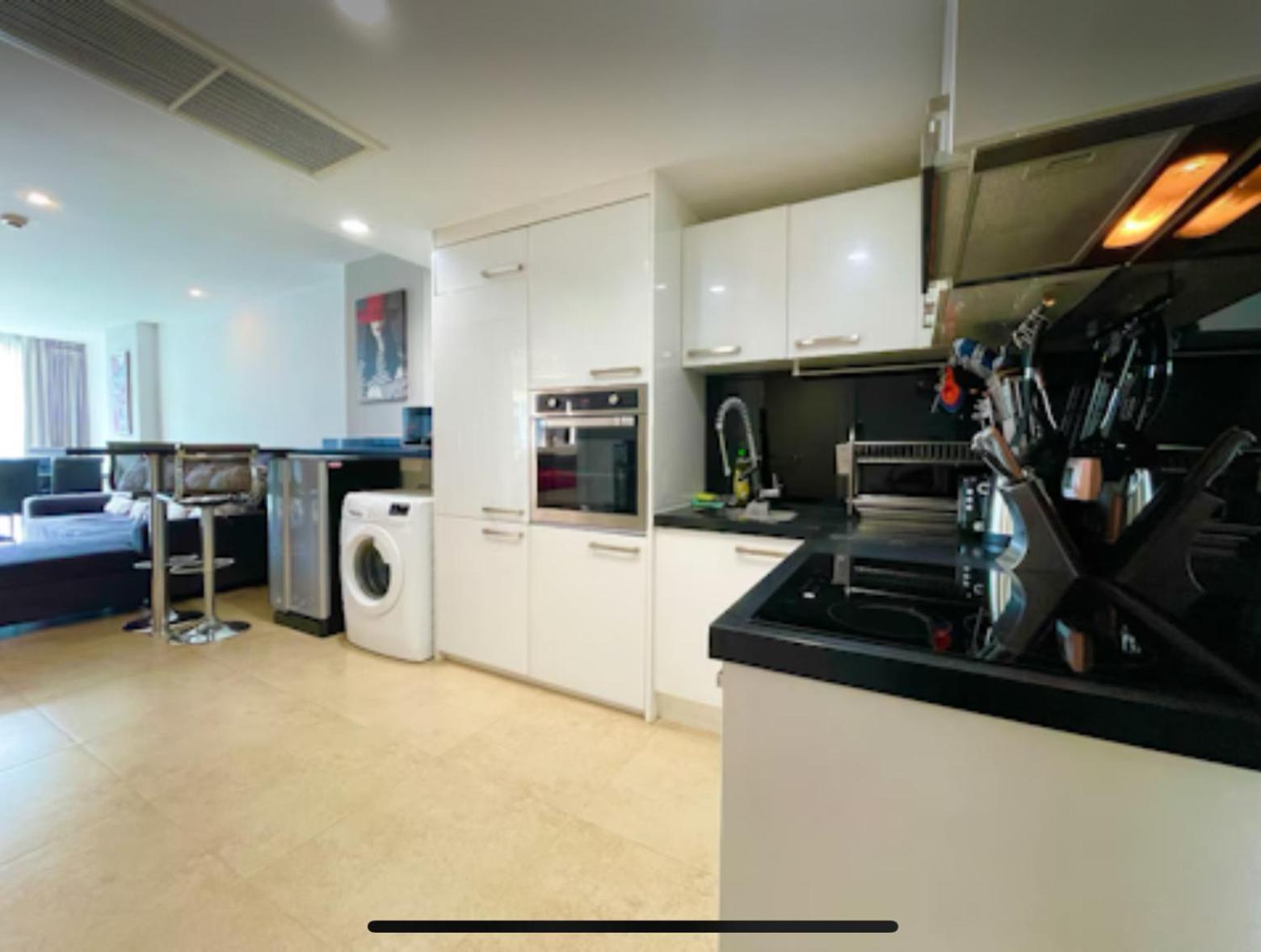 Large Deluxe Condo, Centara Azure Residence, Central Pattaya Apartment *