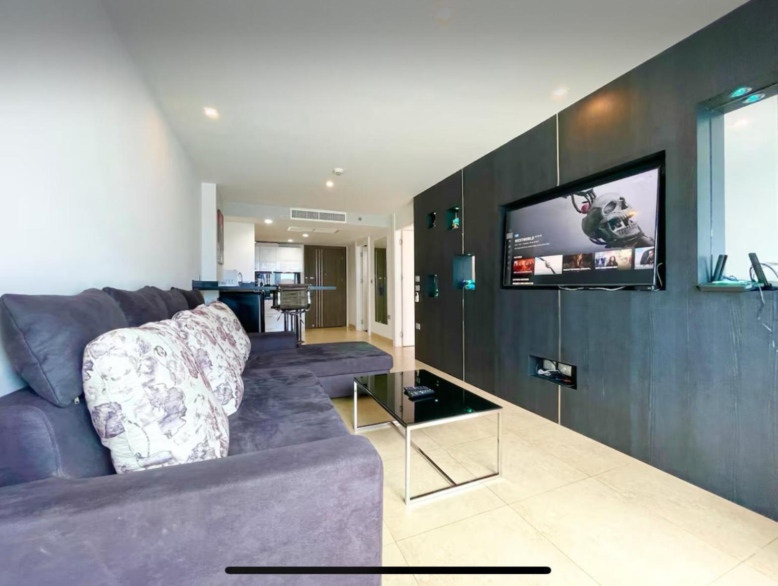 Apartment Large Deluxe Condo, Centara Azure Residence, Central Pattaya