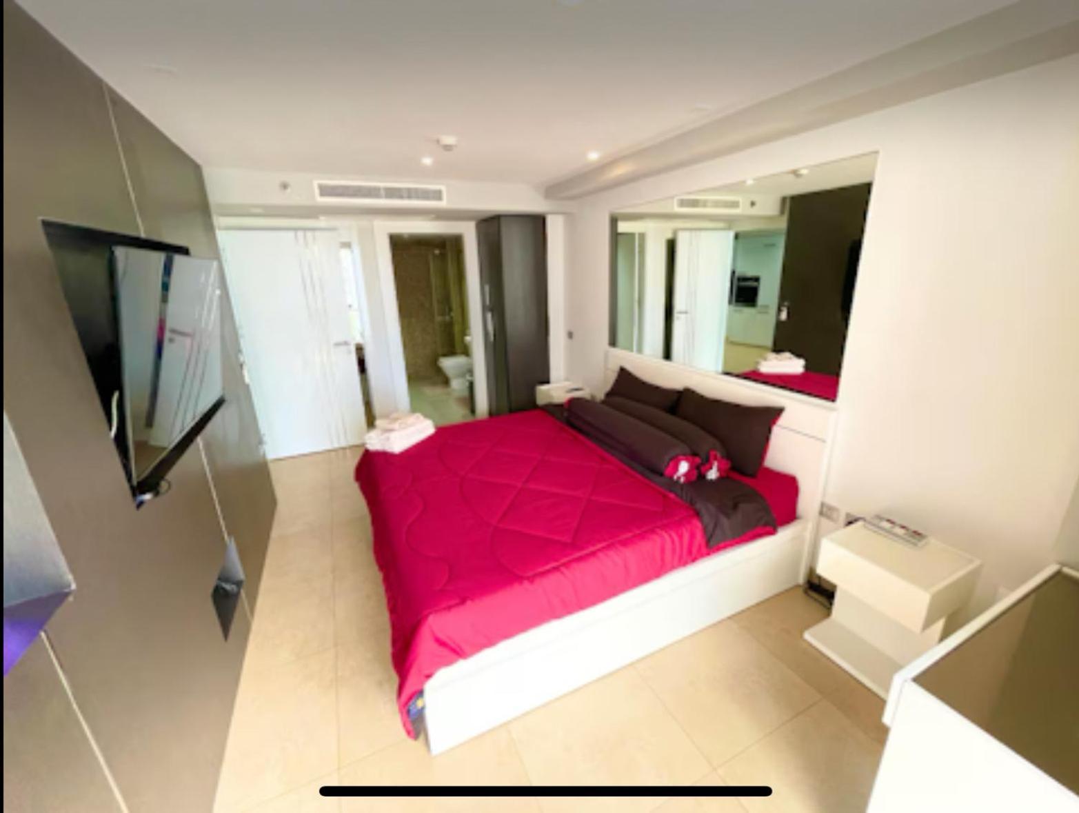 Large Deluxe Condo, Centara Azure Residence, Central Pattaya Apartment