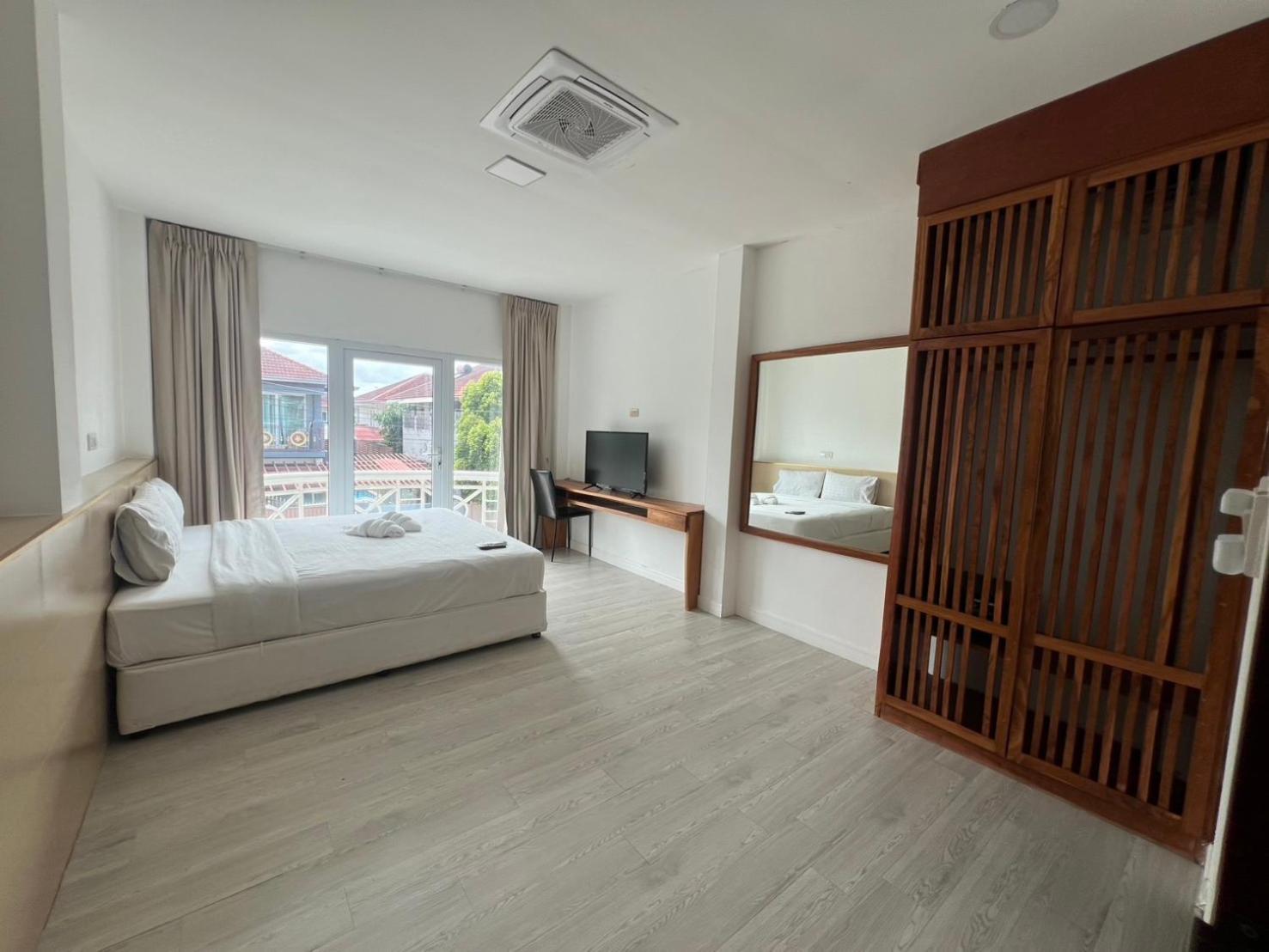 Pattaya Pool Villa *