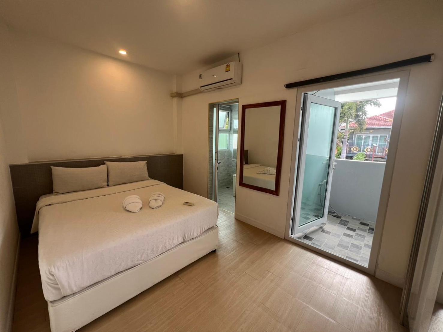 Pattaya Pool Villa *