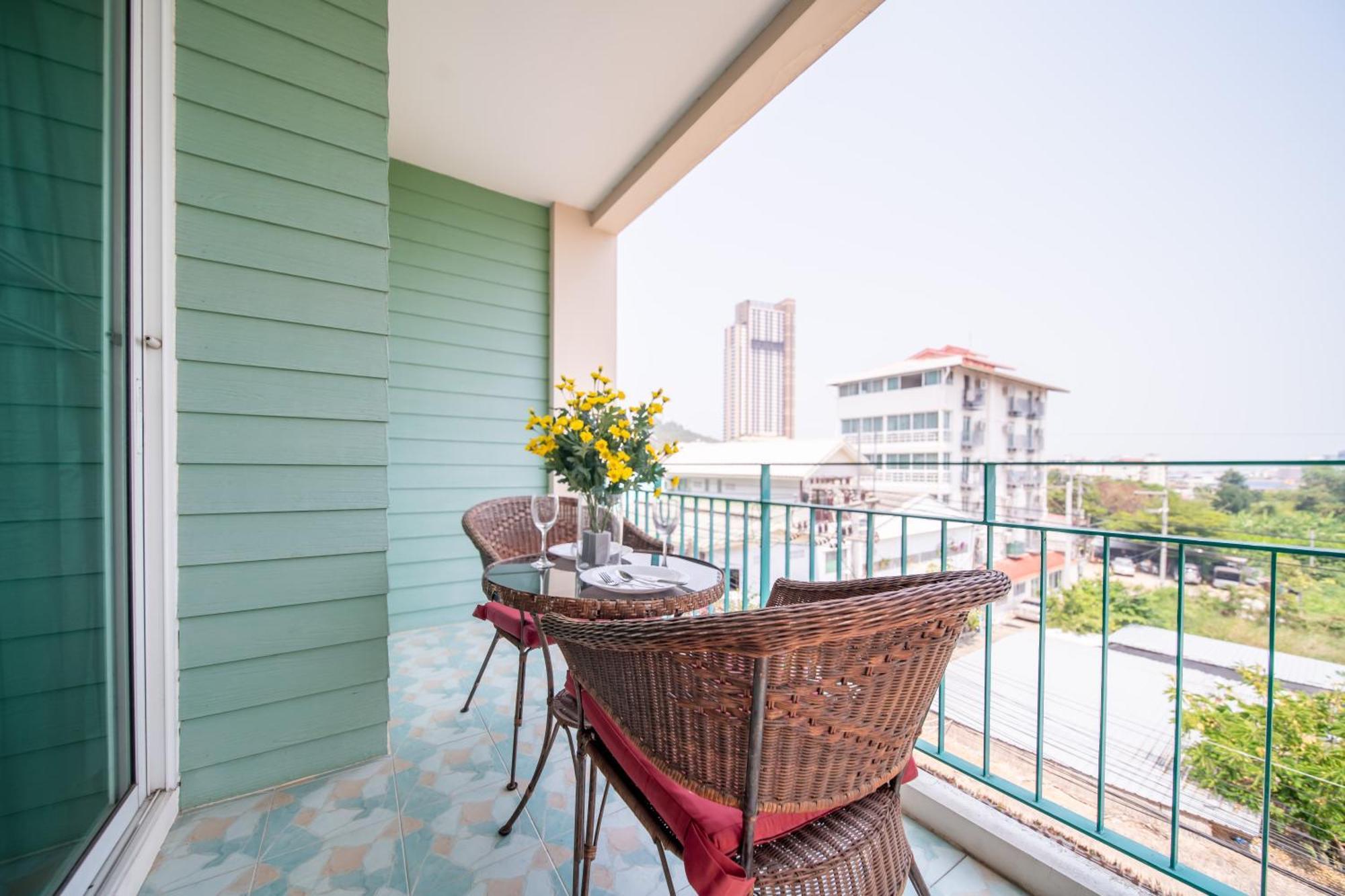 Shamrock Hotel 3*