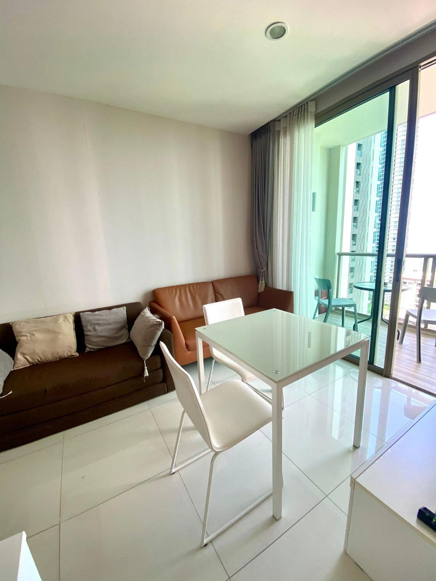Riviera Wongamat Apartment Pattaya