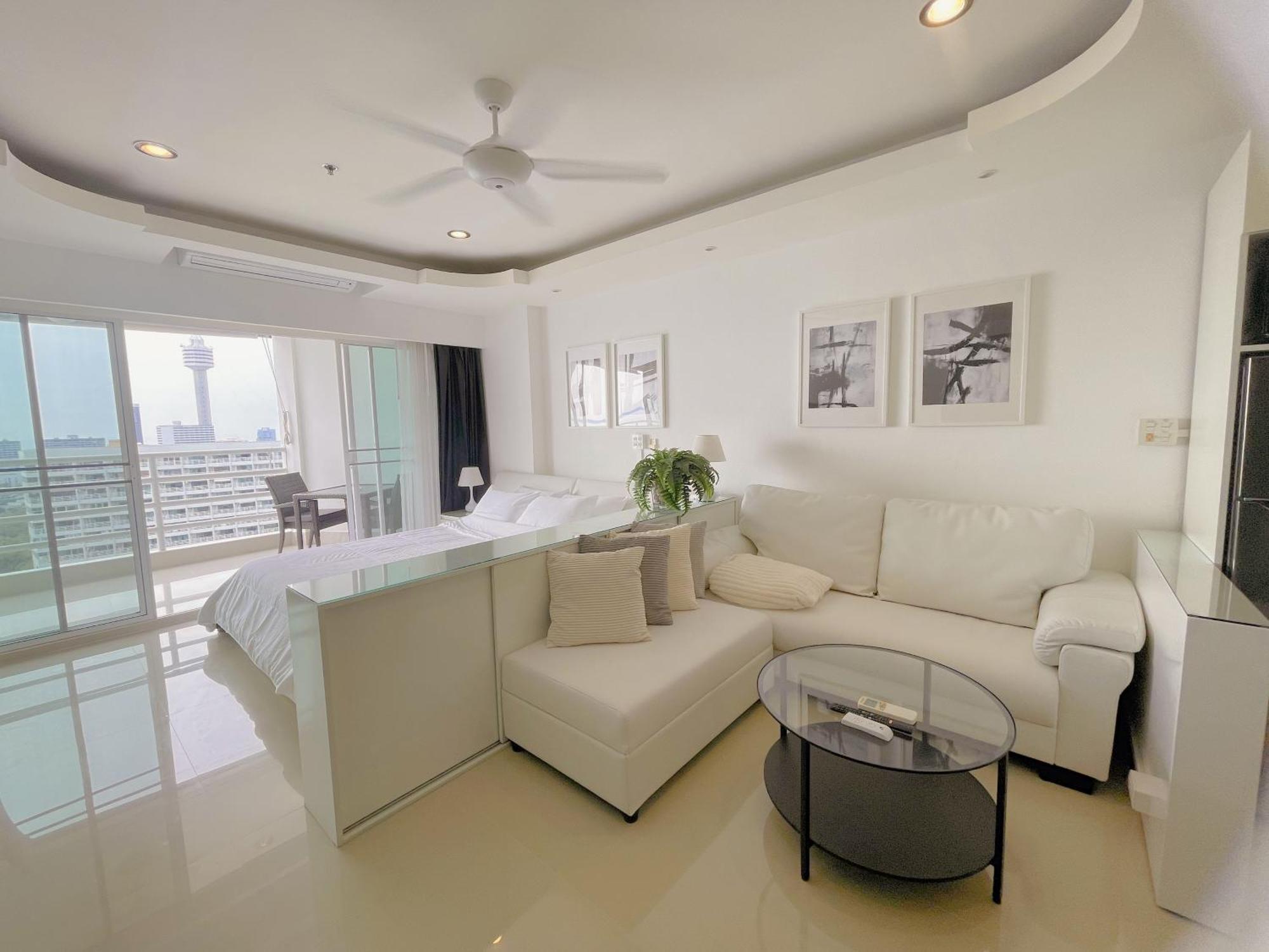 Beautiful Sea View Front Apartamento Pattaya
