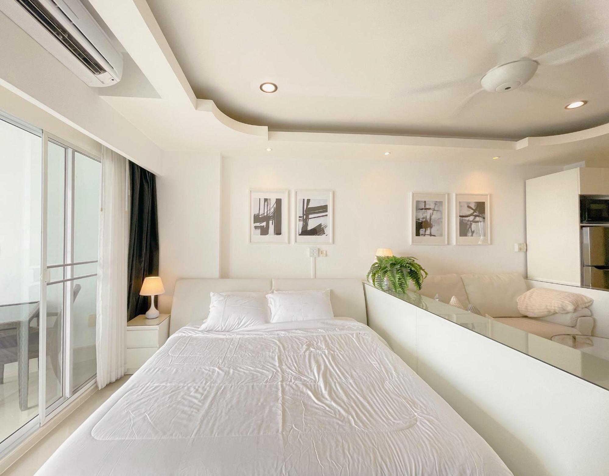 Beautiful Sea View Front Pattaya