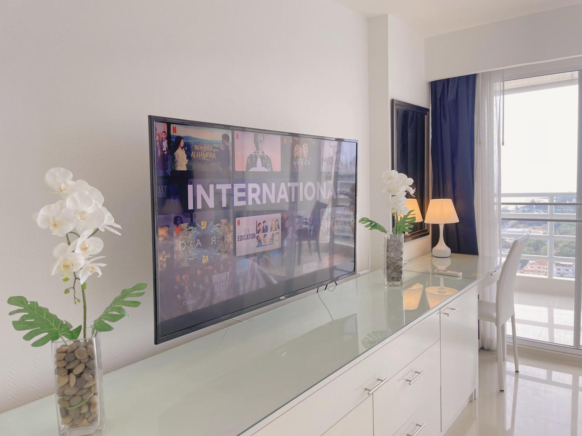 Beautiful Sea View Front Apartment