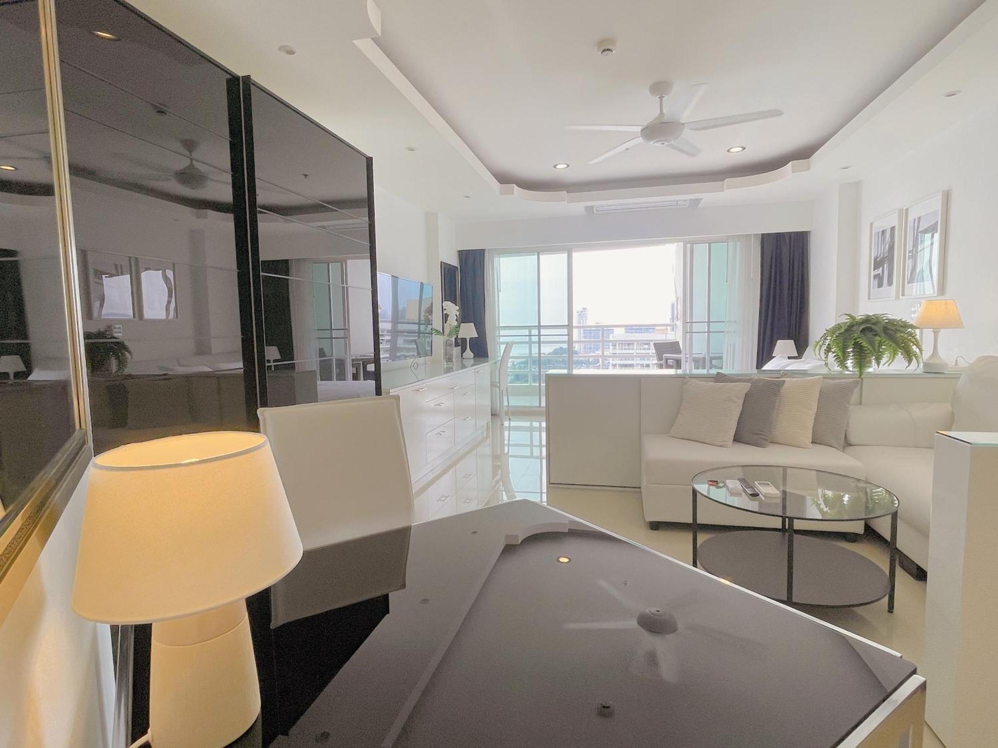 Apartment Beautiful Sea View Front Pattaya