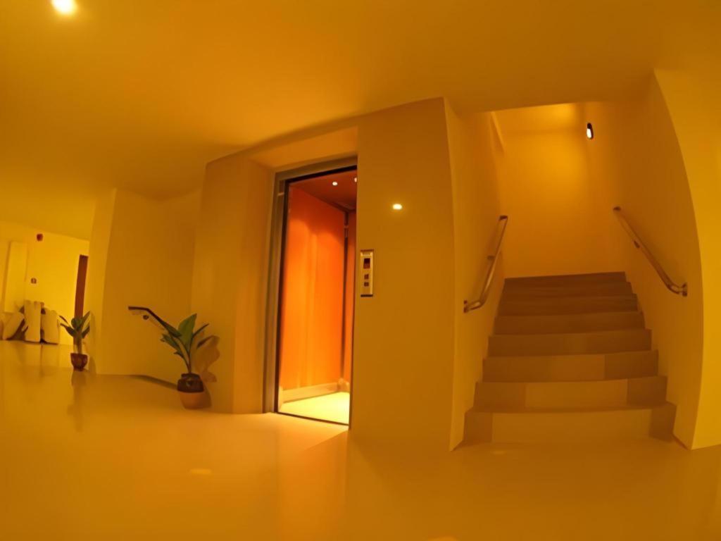 R-con Hotel