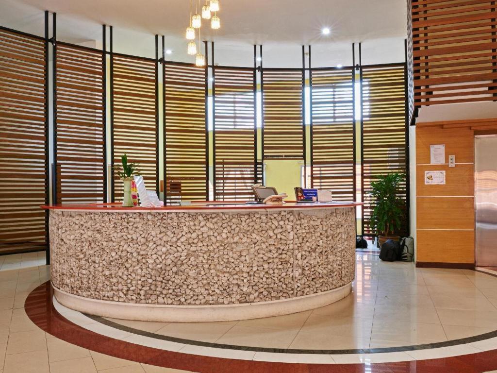 Eastiny Plaza Hotel 3*