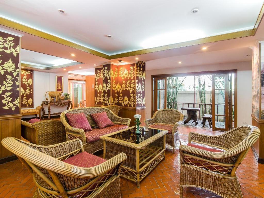 Chada Thai House 2*