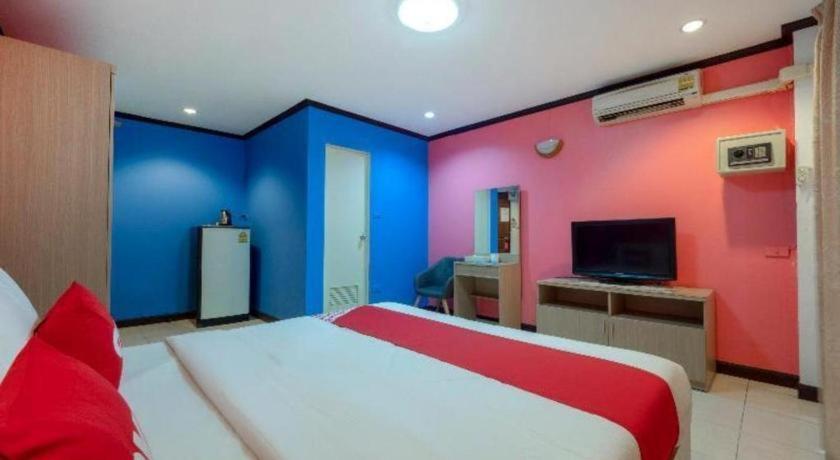 Oyo 75327 Diyana Hotel
