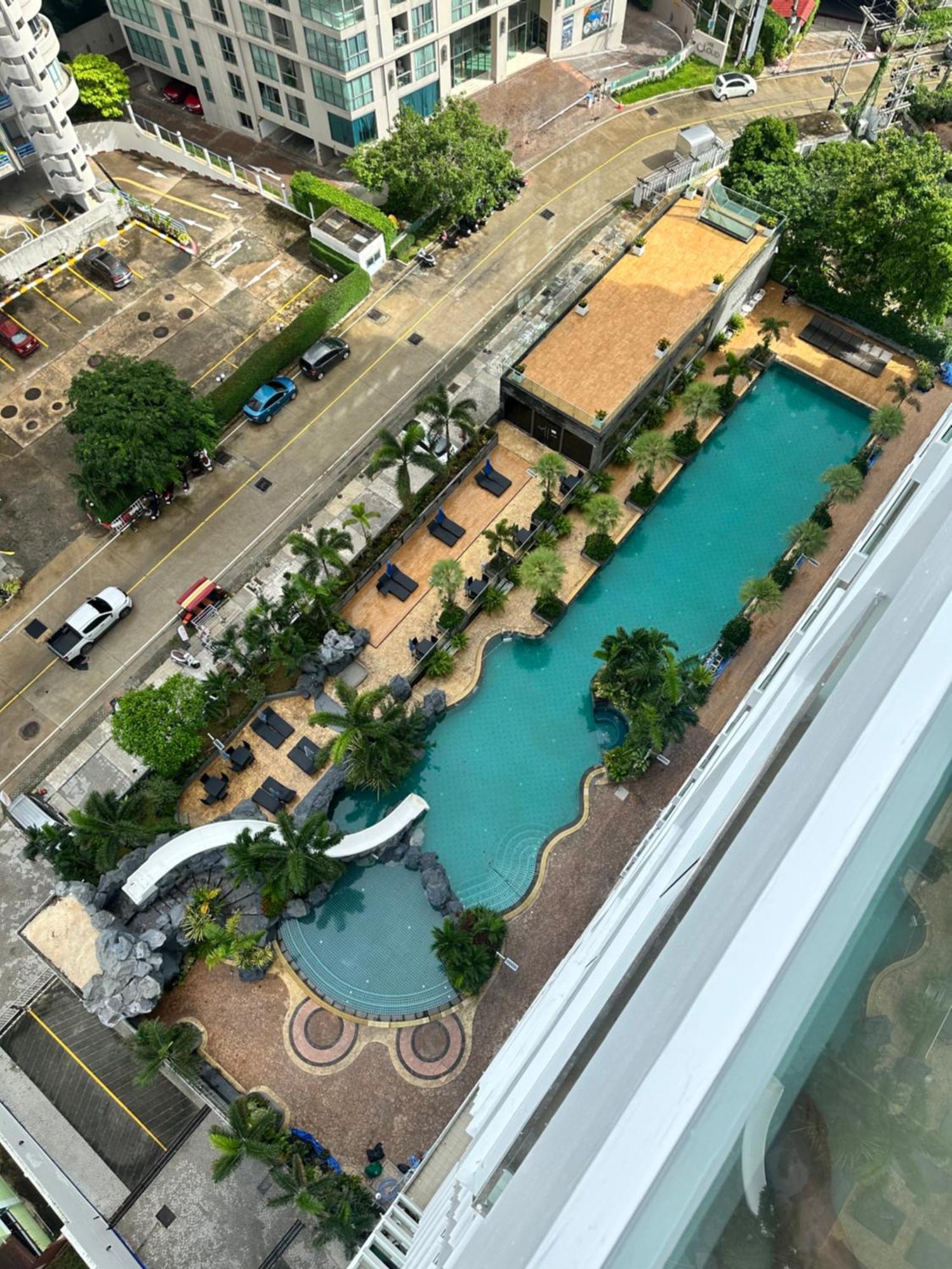 Apartment студия в The Cliff