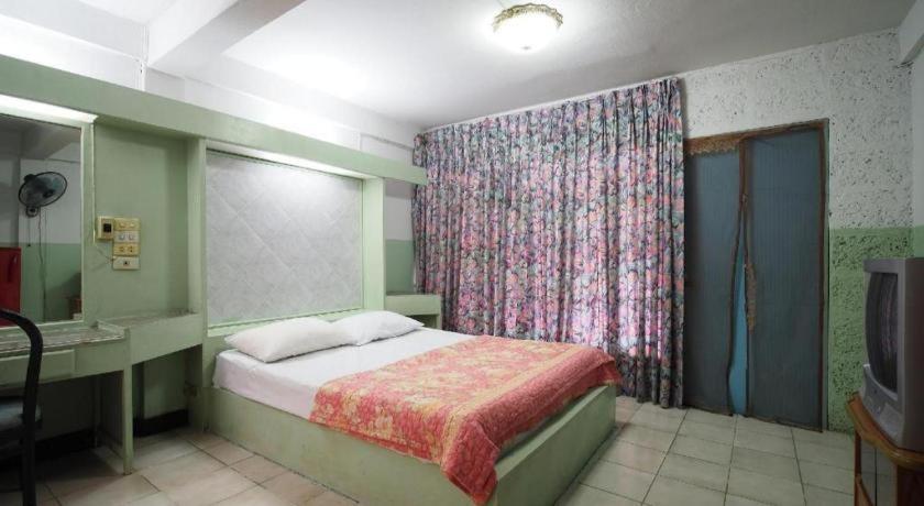Oyo 1003 Naklua House Hotel