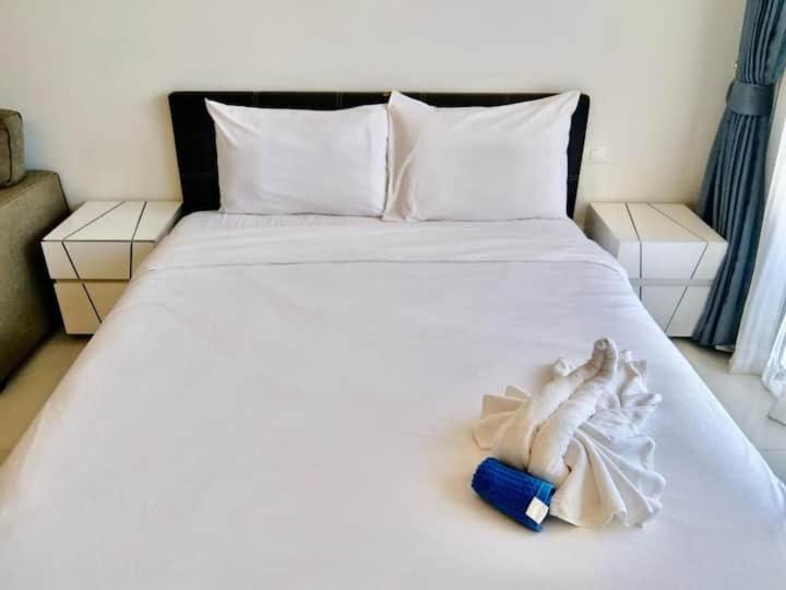 Club Royal Hideaway Steps From Private Apartment *