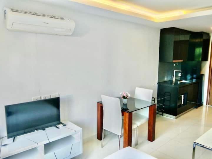 Club Royal Hideaway Steps From Private Apartment