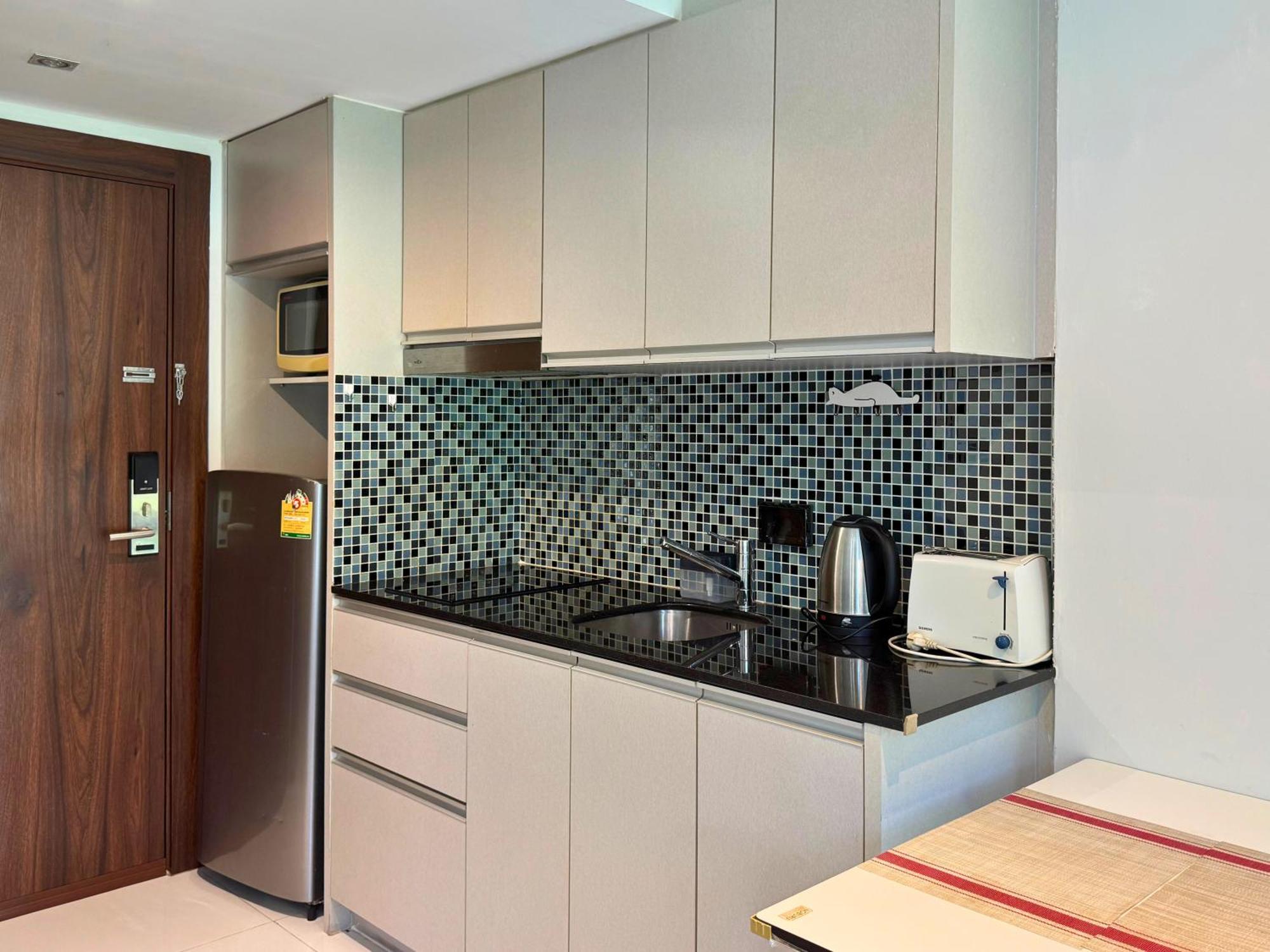 Sw Near By Bps Apartment Pattaya