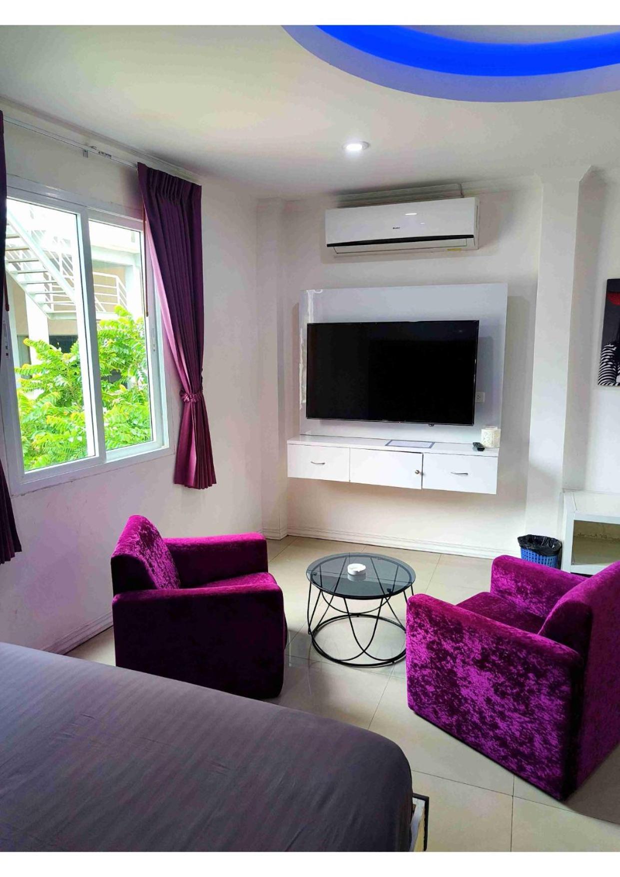 Titanic Residence-5 Minutes Walk To Walking Street Hotel 2*