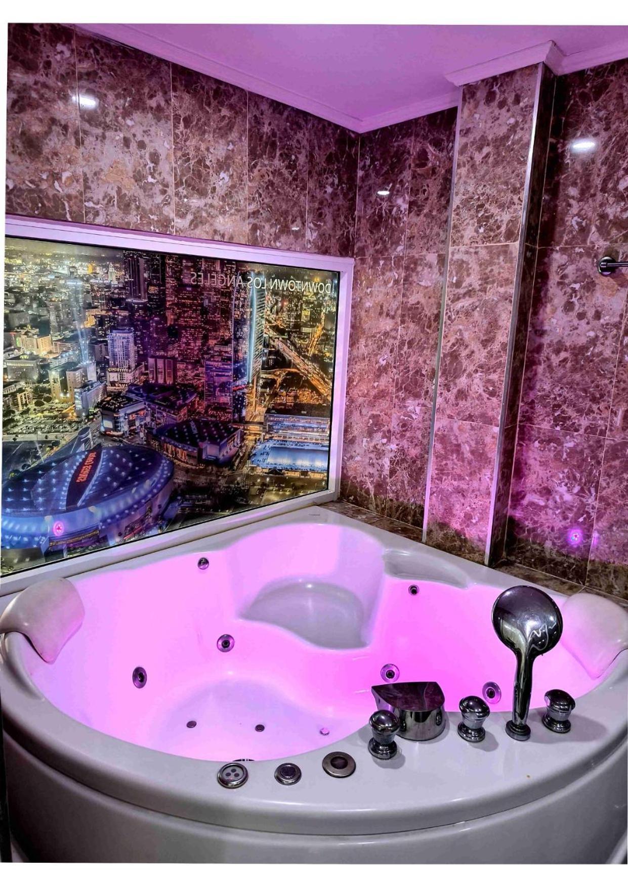 Titanic Residence-5 Minutes Walk To Walking Street Pattaya