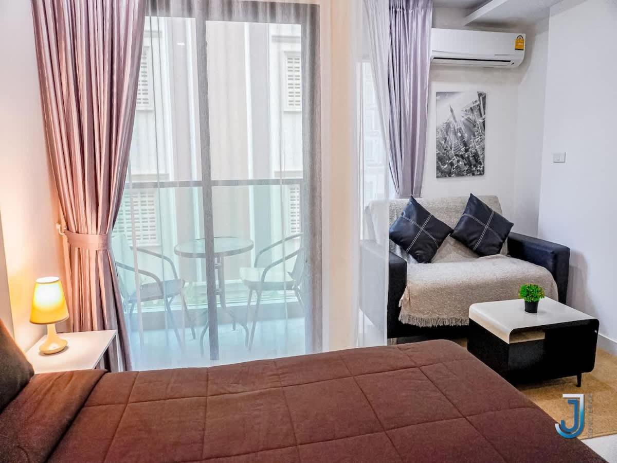 Well Furnished With Balcony Holiday home Pattaya