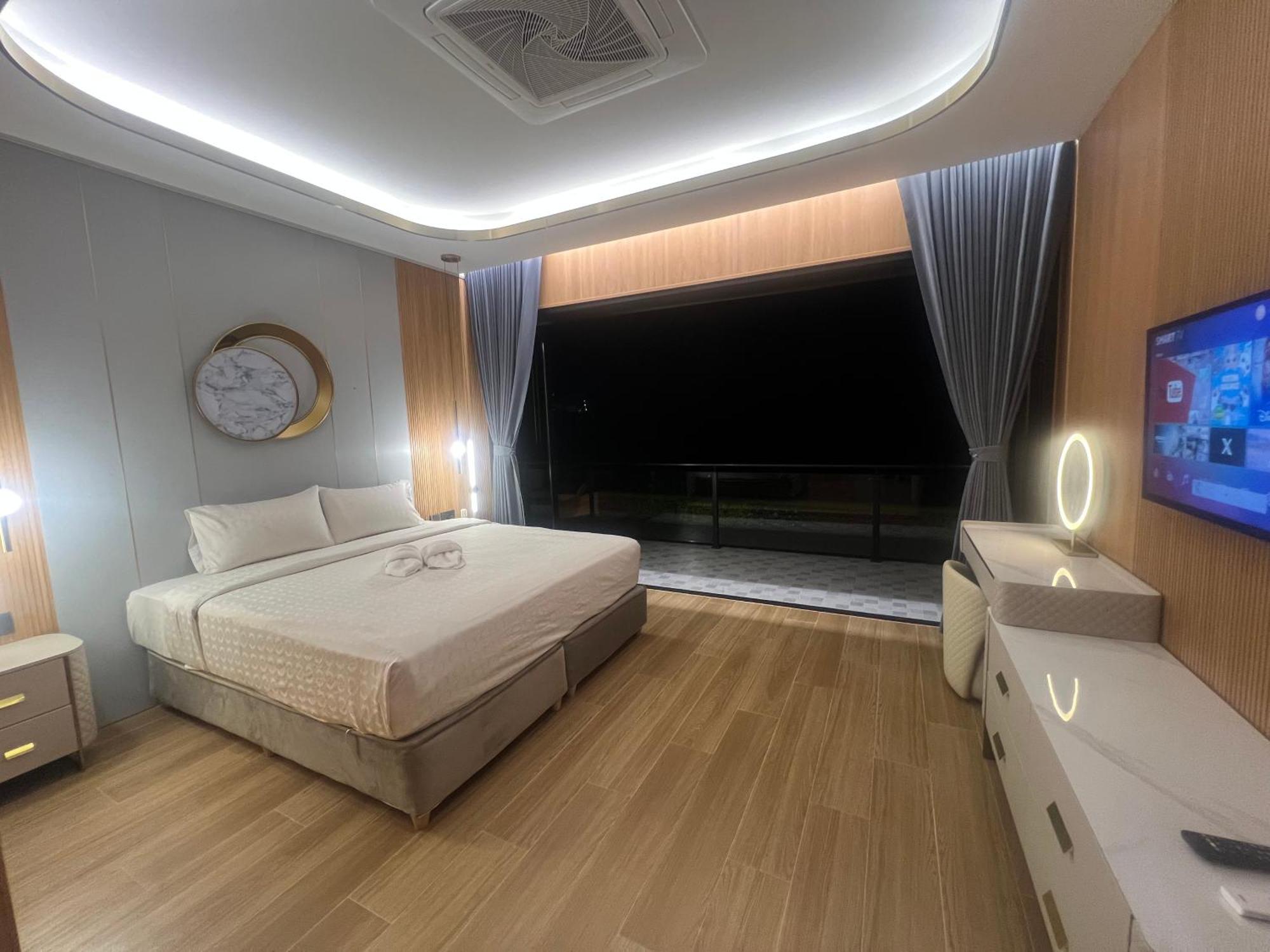 Pattaya Pool Villa *