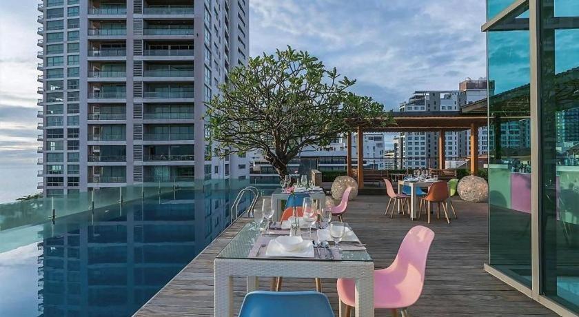 Seven Zea Chic Hotel