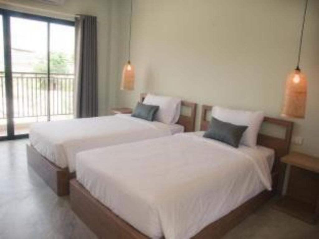 Hotel Yellow Moon 2*