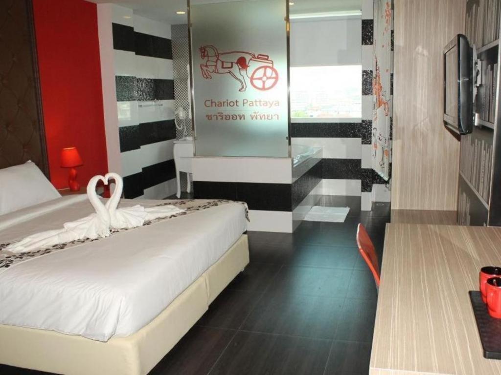 Chariot Hotel 3*