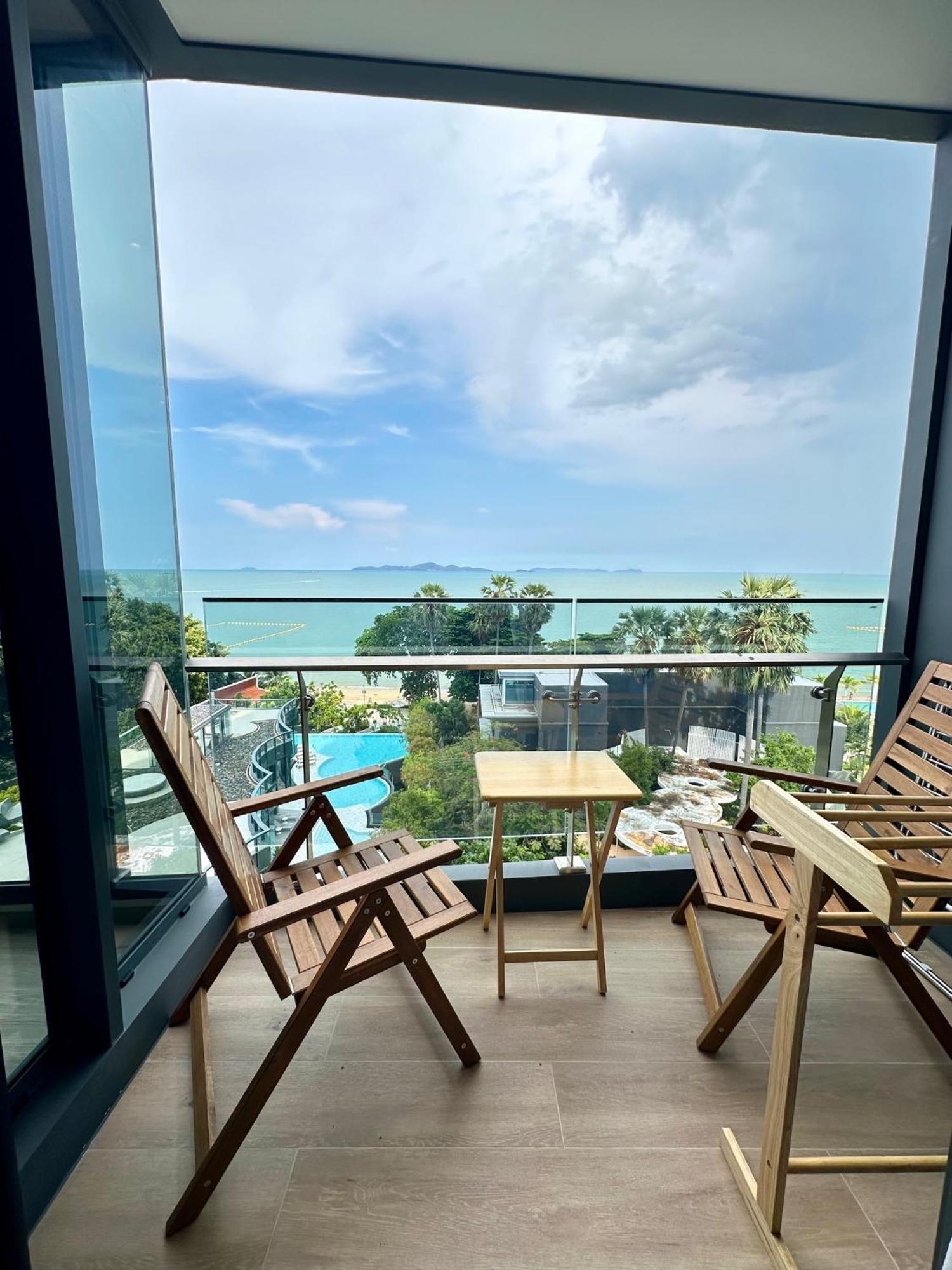 Apartment Arom Wongamat Luxury Boutique Beachfront In North Pattaya, 702 Pattaya