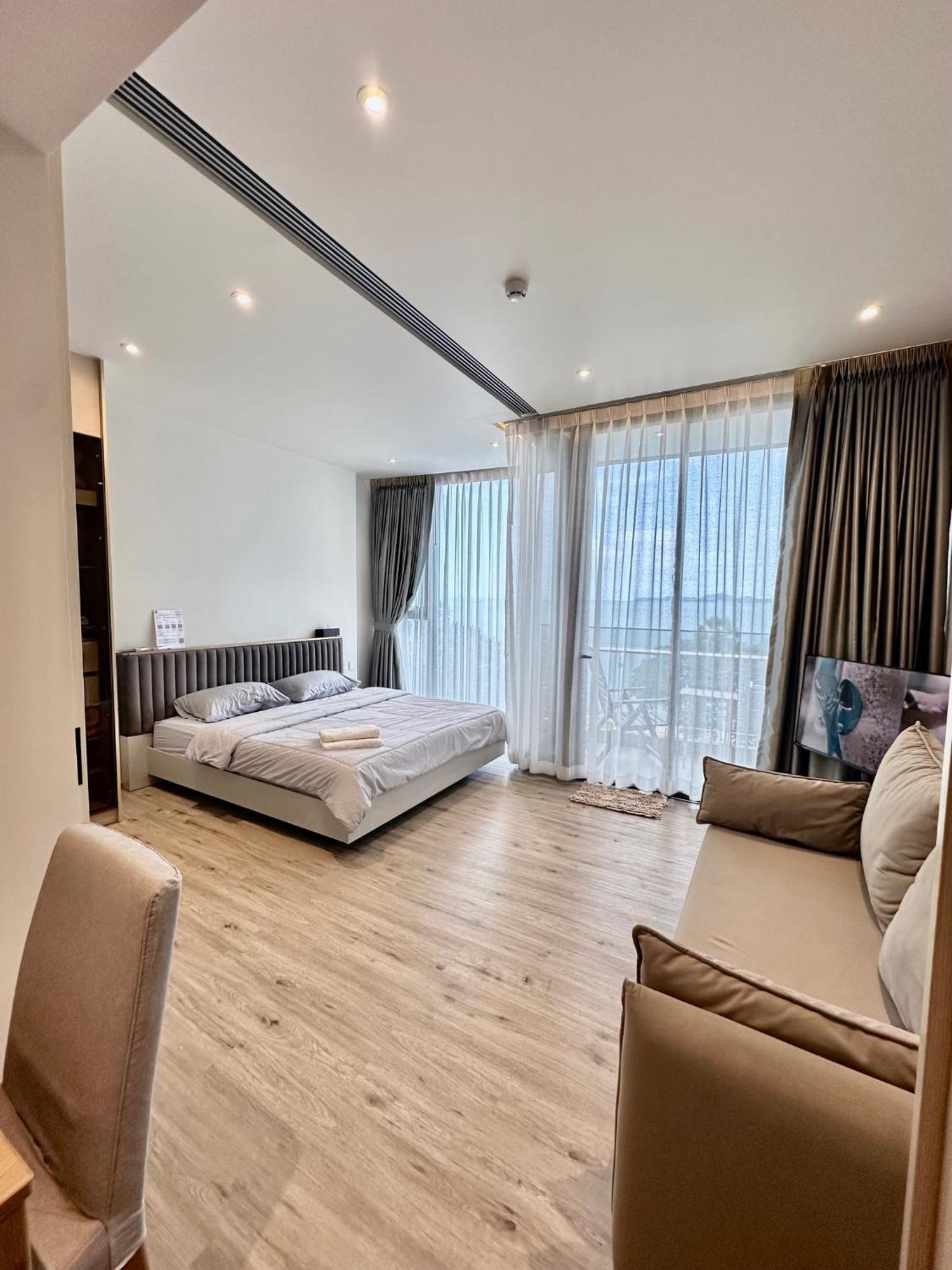 Arom Wongamat Luxury Boutique Beachfront In North Pattaya, 702 Apartment Pattaya