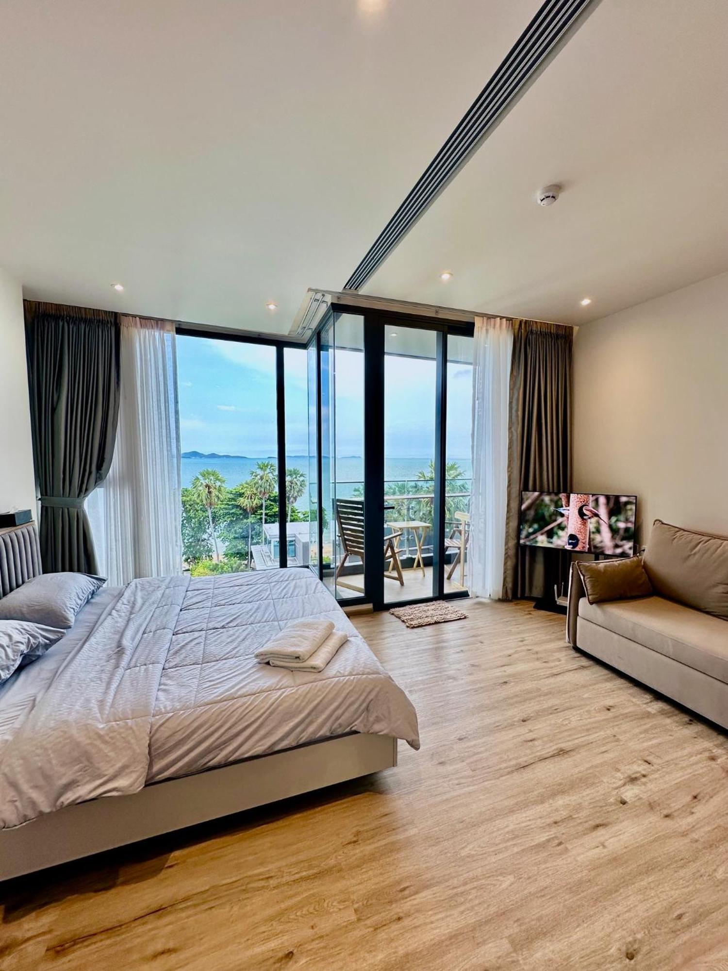 Apartment Arom Wongamat Luxury Boutique Beachfront In North Pattaya, 702 *