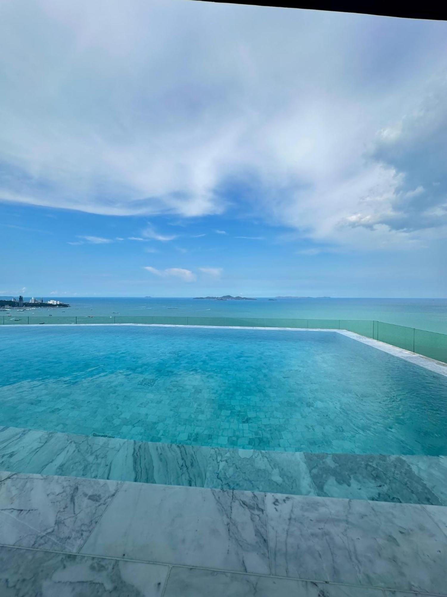 Apartment Arom Wongamat Luxury Boutique Beachfront In North Pattaya, 702 *