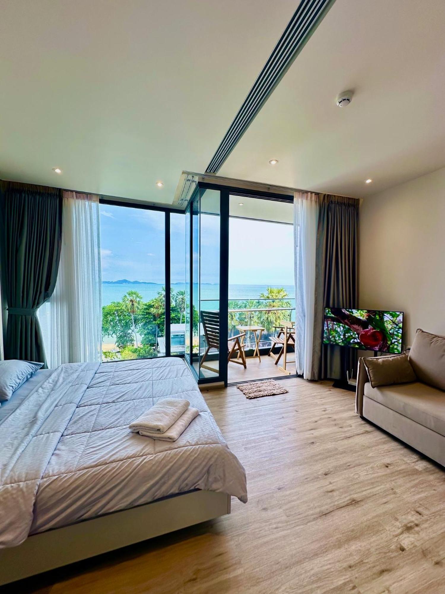 Apartment Arom Wongamat Luxury Boutique Beachfront In North Pattaya, 702 *
