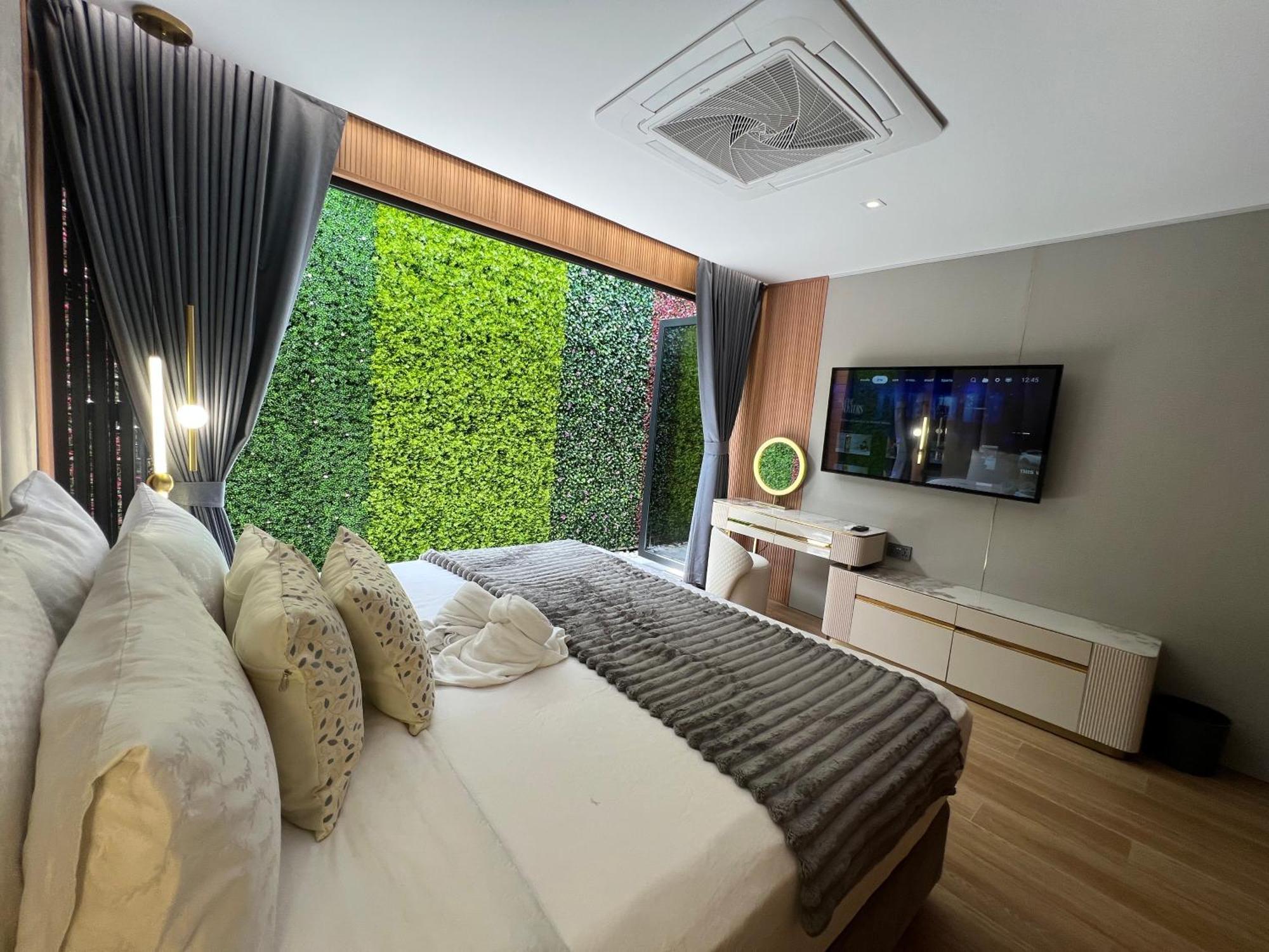 Pattaya Pool Villa