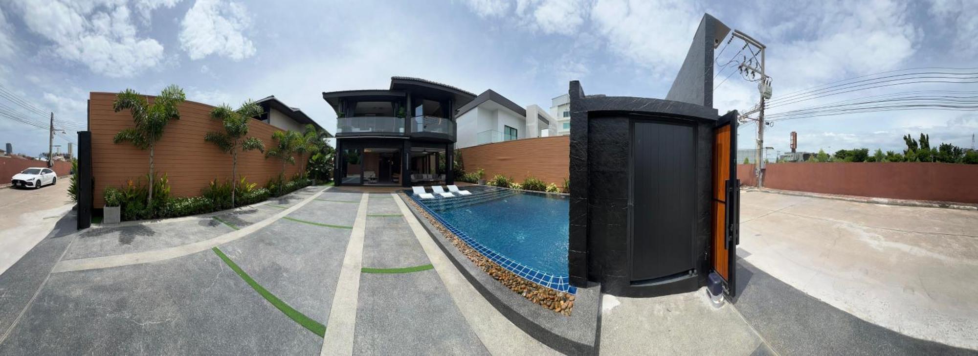 Villa Pool Pattaya