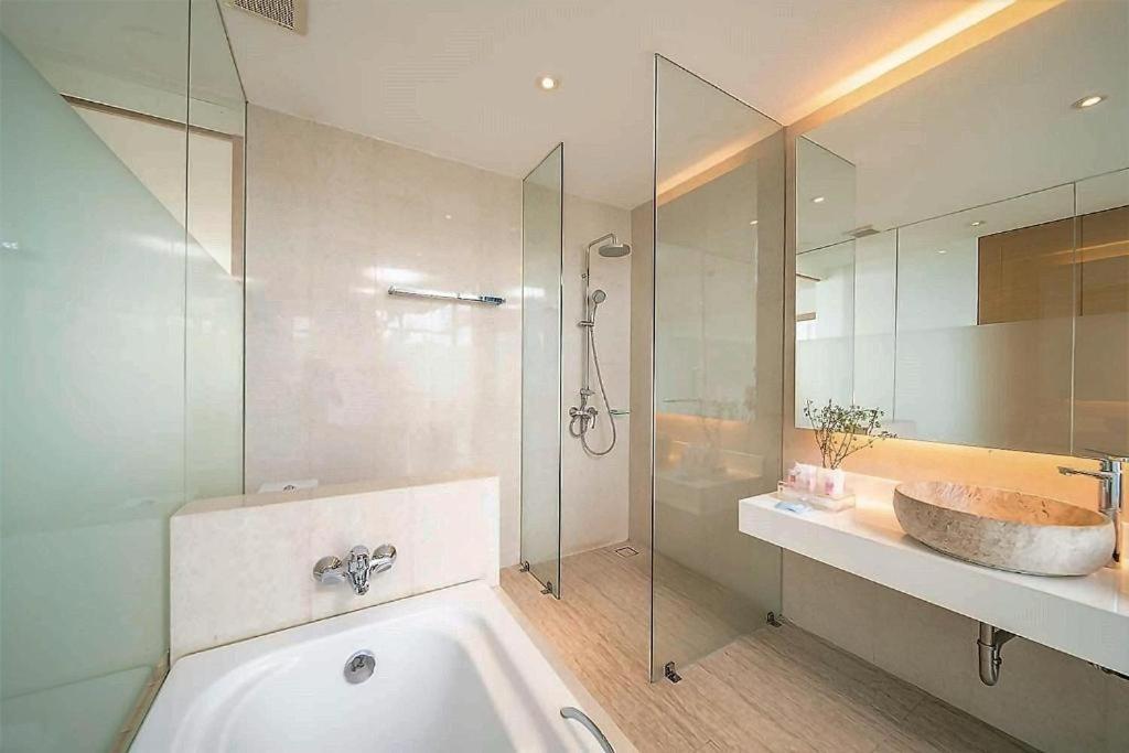 Seven Zea Chic Hotel