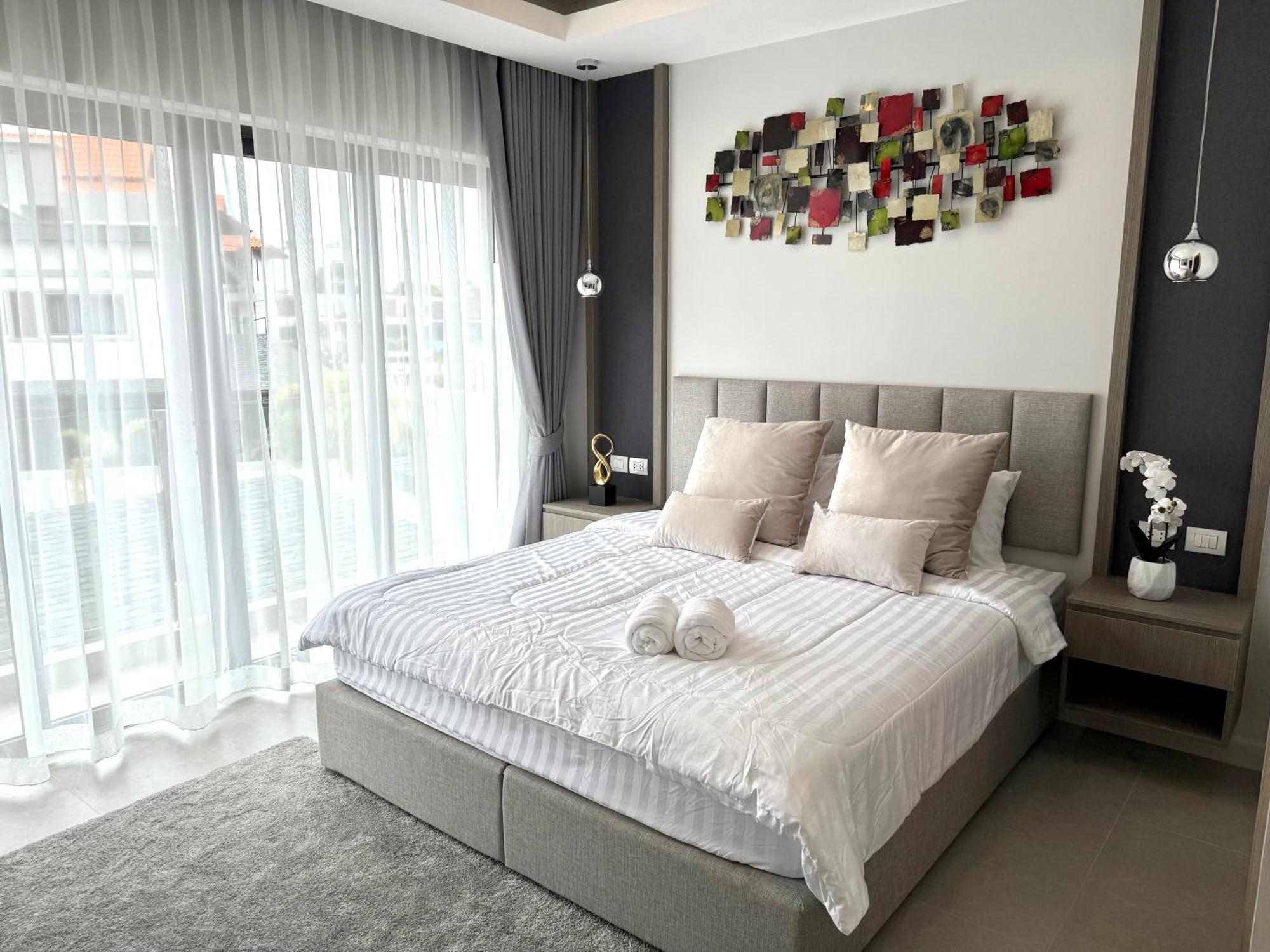 Zensiri Stylish Brand New Pool Villa Pattaya