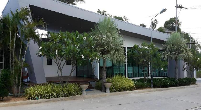 Sritrakul Place Hotel 3*