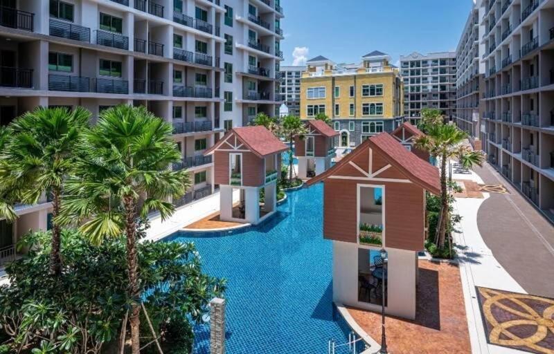 Apartment Arcadia Continental - Floor - Pool View