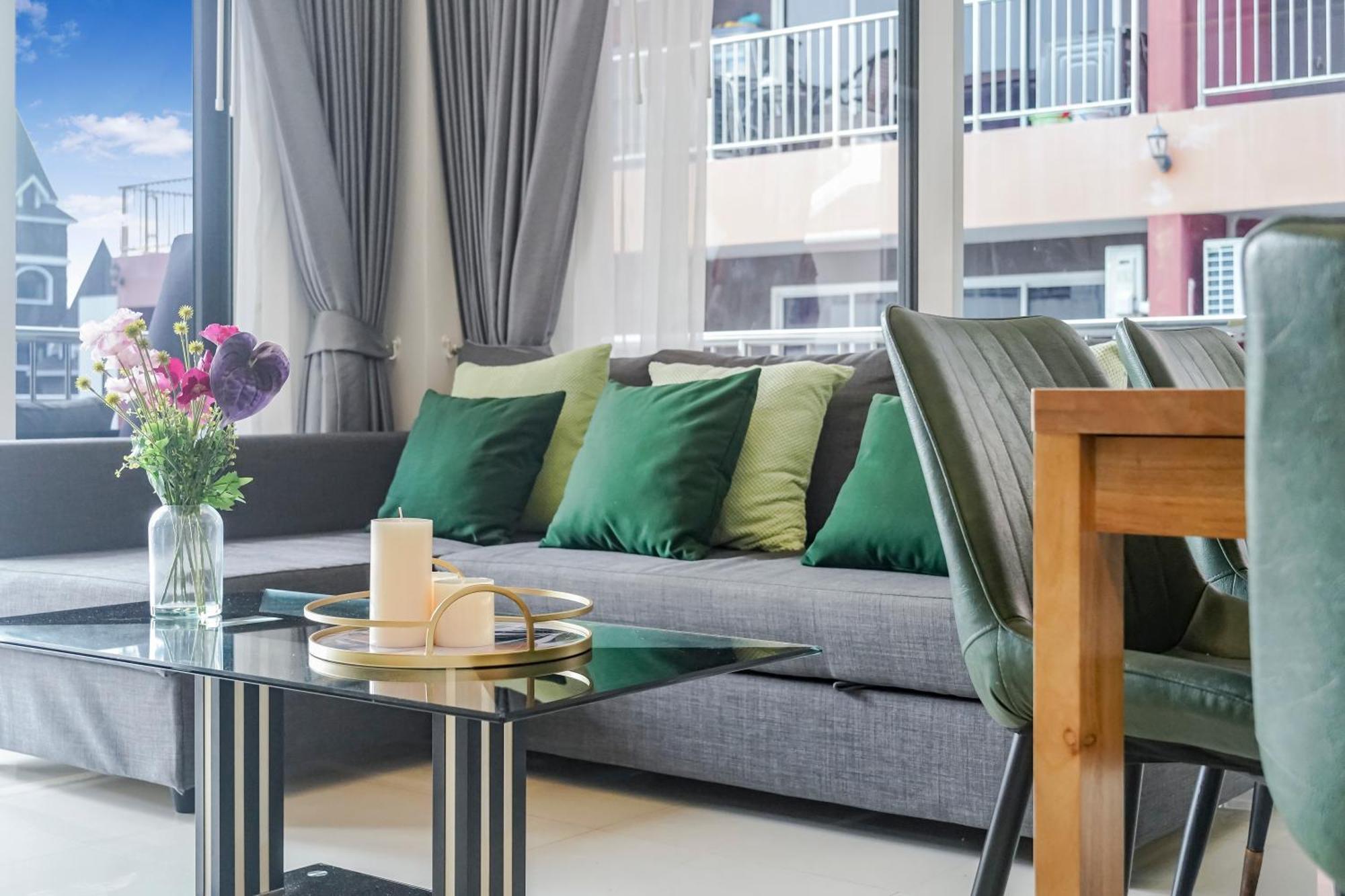 Luxurious Penthouse Apartment *