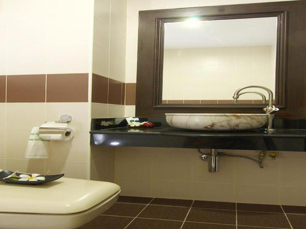 Sritrakul Place 3*